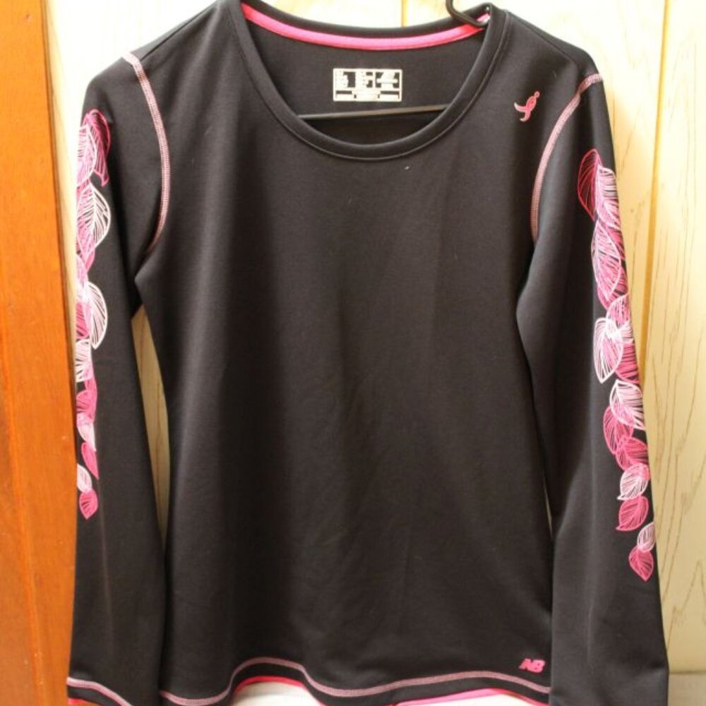 Women's New Balance Long-Sleeve Size Small Work-Out Shirt